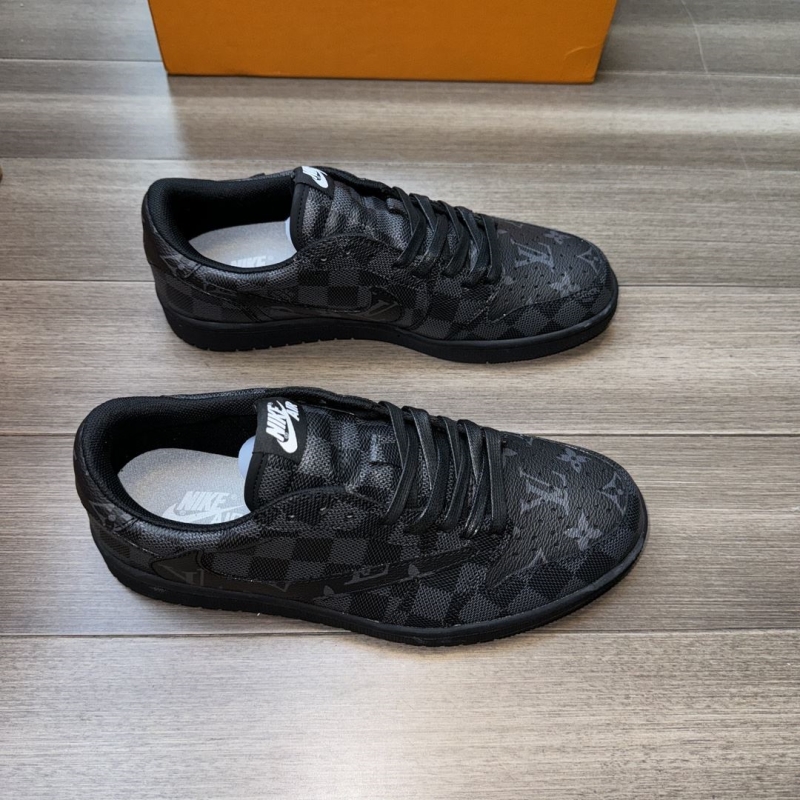 l**is V*t*n sneakers